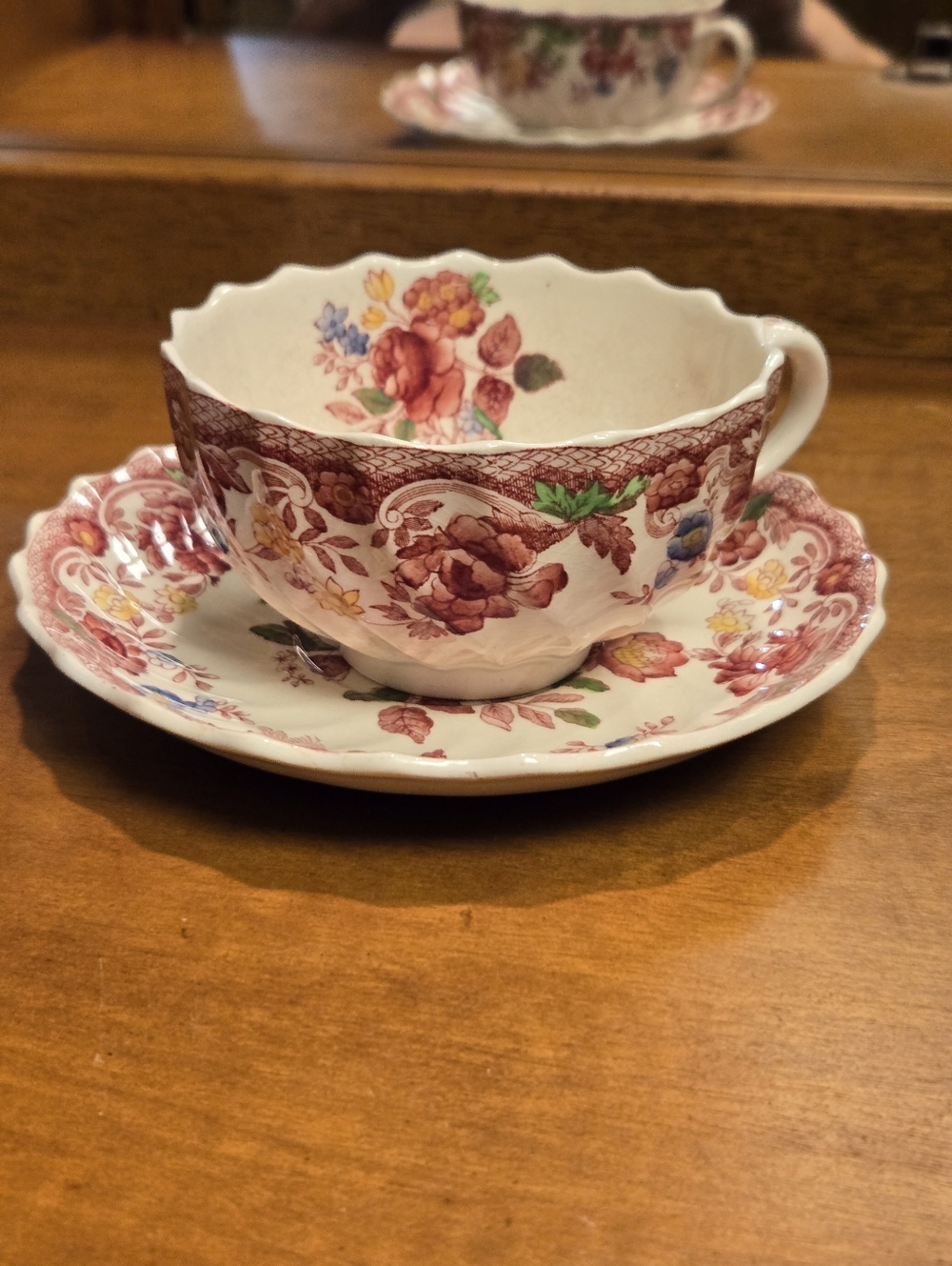 Spode:Floral Scalloped Teacup and Saucer Set